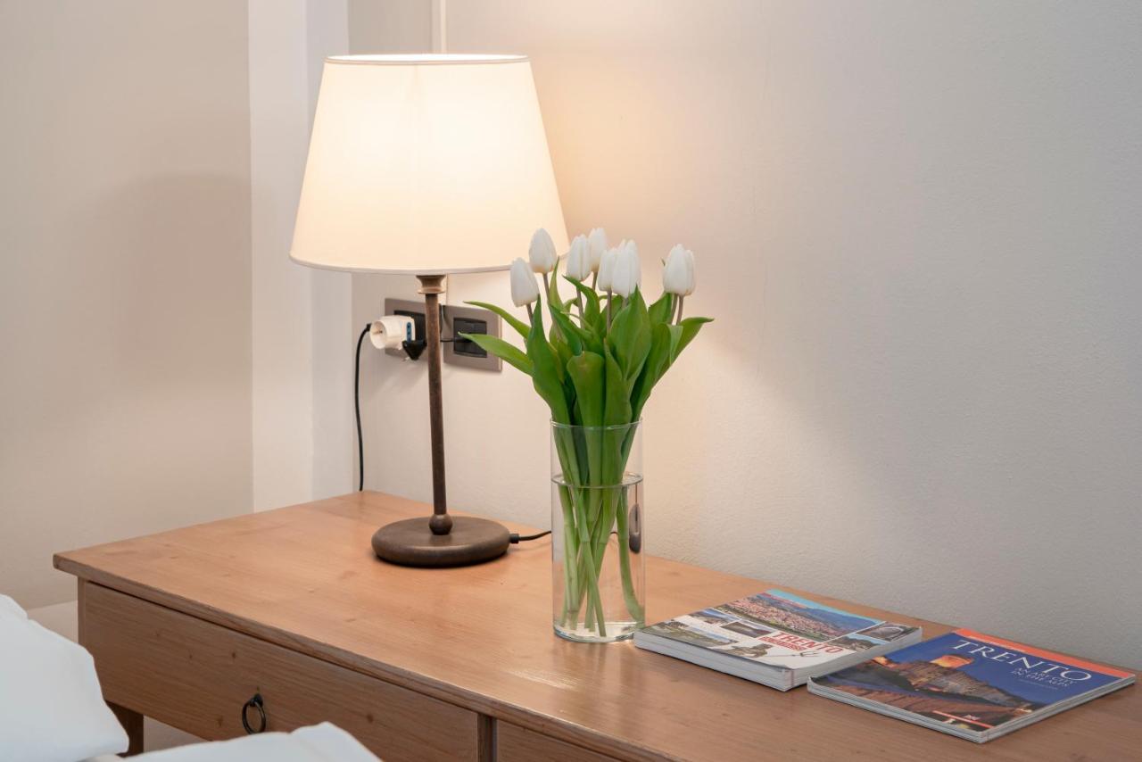 La Canonica Suite Apartments New Location Trento Eksteriør billede