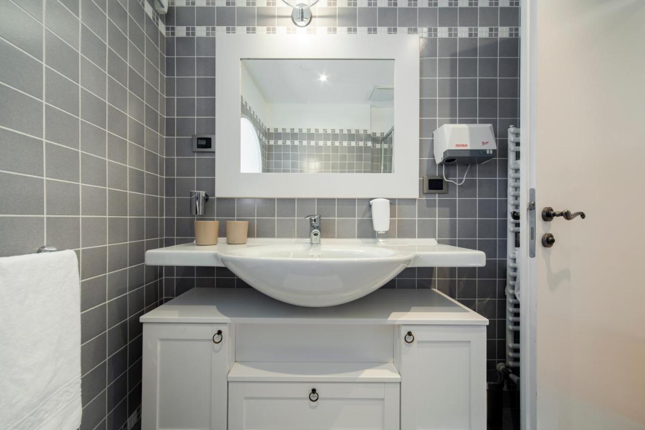 La Canonica Suite Apartments New Location Trento Eksteriør billede