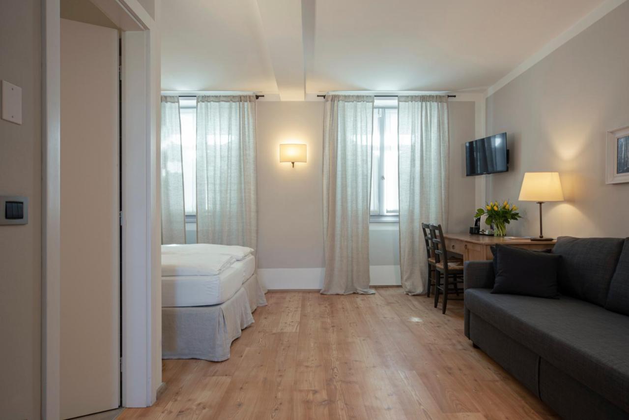 La Canonica Suite Apartments New Location Trento Eksteriør billede