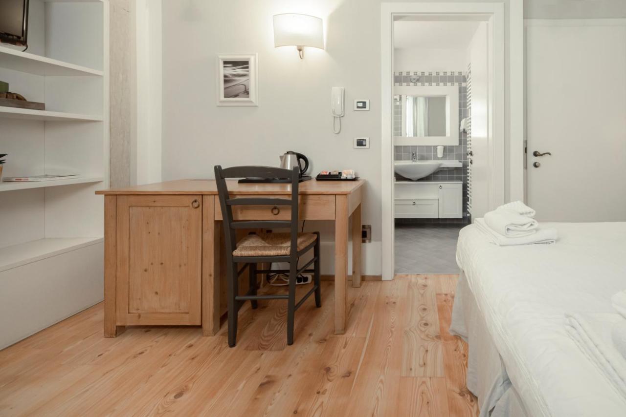 La Canonica Suite Apartments New Location Trento Eksteriør billede