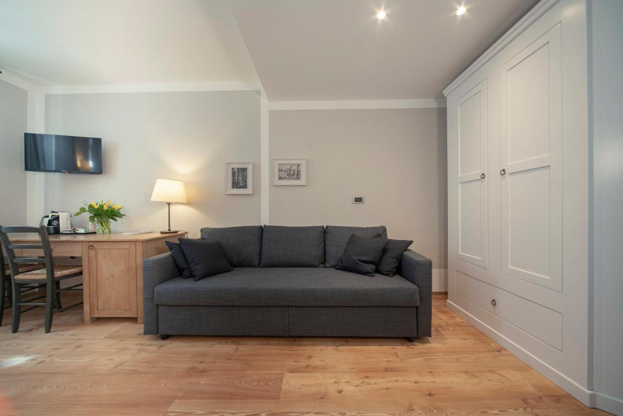 La Canonica Suite Apartments New Location Trento Eksteriør billede