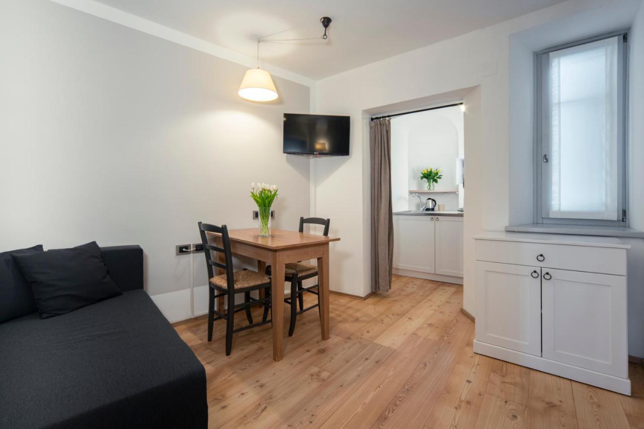 La Canonica Suite Apartments New Location Trento Eksteriør billede