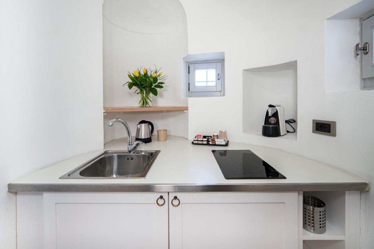 La Canonica Suite Apartments New Location Trento Eksteriør billede