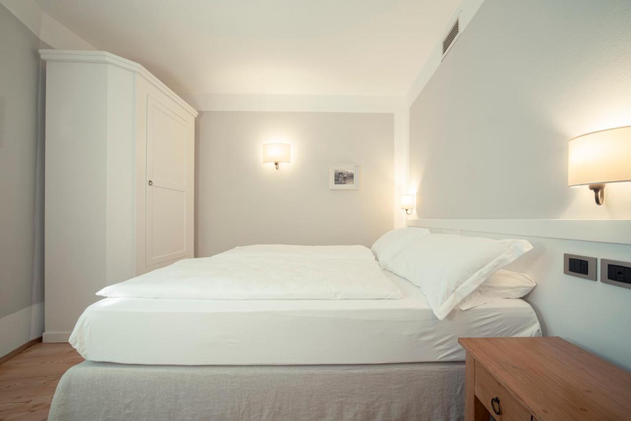 La Canonica Suite Apartments New Location Trento Eksteriør billede